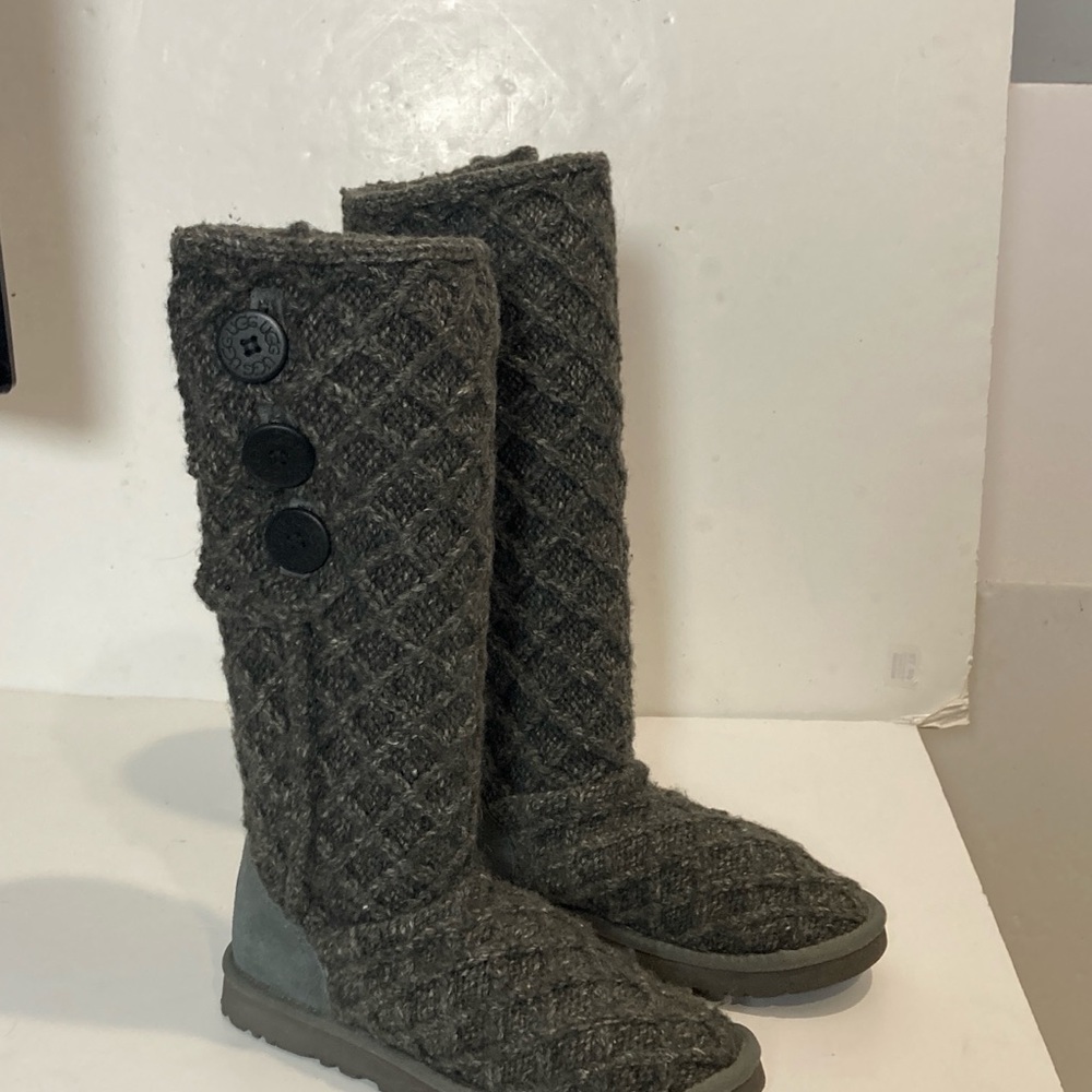 UGG Women’s Lattice Cardy Knit Sweater Gray Tall Boots Sz 8 - Picture 3 of 9